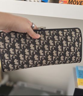 (Category: ) located in . Submitted by coolcloset (Listing ID 1446173852, Image 1). Description: .