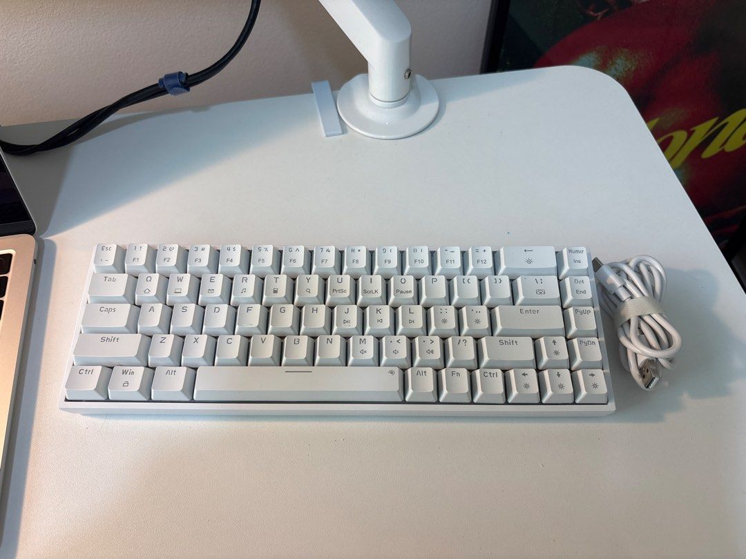 White Mechanical Keyboard with USB Cable493737807436195840