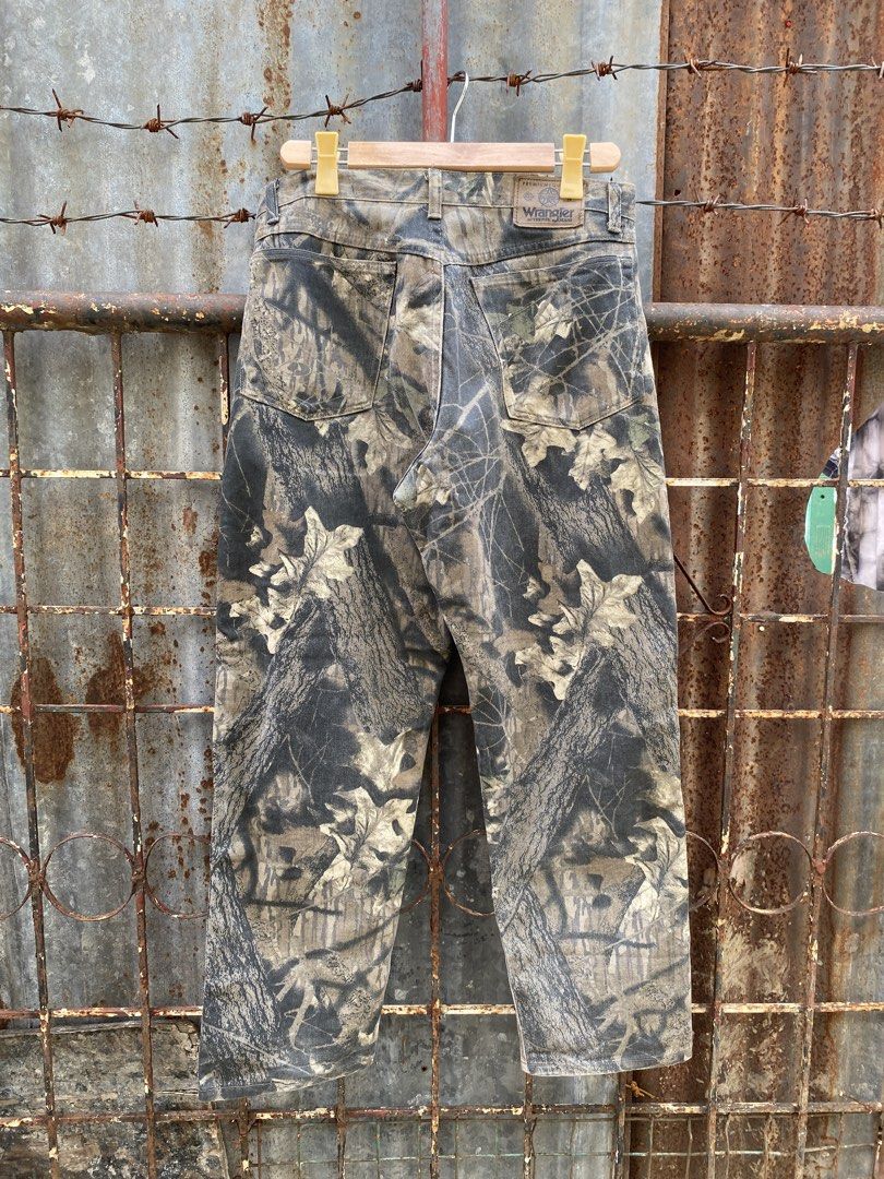Wrangler Realtree Double Knee Pants (Category: Jeans) located in Pasig City. Submitted by lumangkamisa (Listing ID 1446229414, Image 3). Description: Wrangler Realtree Double Knee Pants Waist: 32 Length: 39 Minor Flaw: see last pic Php 3,000 First to comment/dm “mine” basis .