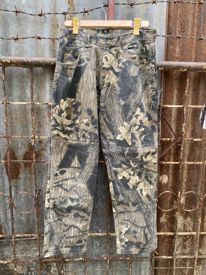 Wrangler Realtree Double Knee Pants (Category: Jeans) located in Pasig City. Submitted by lumangkamisa (Listing ID 1446229414, Image 2). Description: Wrangler Realtree Double Knee Pants Waist: 32 Length: 39 Minor Flaw: see last pic Php 3,000 First to comment/dm “mine” basis .