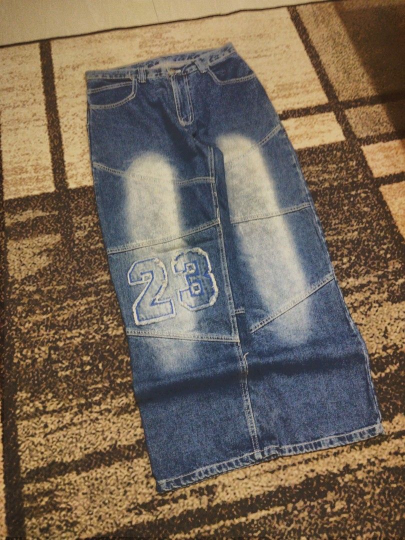 Y2K XRC BAGGY WASHED JEANS (Category: Jeans) located in Tuguegarao City. Submitted by kevvomaggad (Listing ID 1446280814, Image 1). Description: DIMENSIONS/MEASUREMENTS W : 32 L : 43 THIGH :12 HEM :9 ISSUE : LOOSE STITCH ( MINIMAL ) CONDITION : EXCELLENT COLOR RATE : 9.8 HARD / HEAVY DENIM.