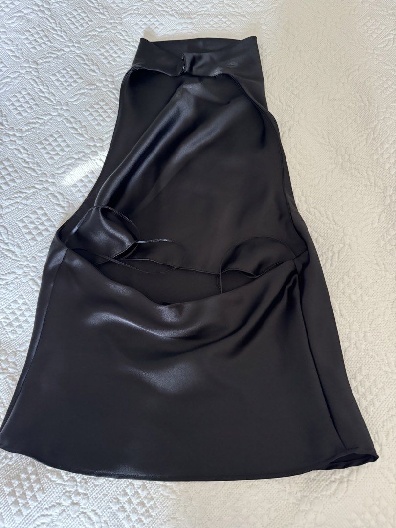 Zara Black Satin Halter Neck Top (Category: Sleeveless) located in Manila. Submitted by beasofher (Listing ID 1446248905, Image 2). Description: Never worn, was a gift but I have similar top already, original price .