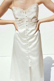 (Category: ) located in . Submitted by chic_runway (Listing ID 1446228603, Image 1). Description: .