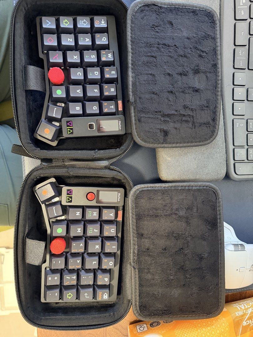ZitaoTech Split Ergonomic Mechanical Keyboard493856455991633921