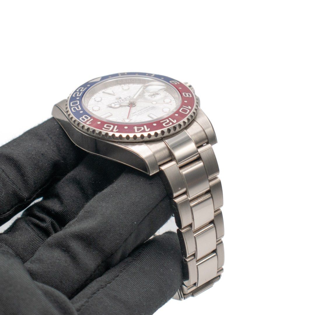 09/2023 METEORITE Full Set Rolex GMT-Master II Ref. 126719BLRO Pepsi White Gold (Category: Watches) located in Singapore. Submitted by singapurawatches (Listing ID 1446375725, Image 3). Description: Join our channel to have access to the latests stocks update: @singapurawatches Rolex GMT-Master II Pepsi Meteorite Ref. 126719BLRO White Gold Year 09/2023 Diameter: 40mm Original box: yes Original papers: yes Available at the shop! 📍14 Scotts Road, 