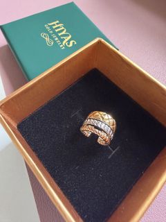 (Category: ) located in . Submitted by abbyutifulcloset (Listing ID 1446521620, Image 1). Description: .