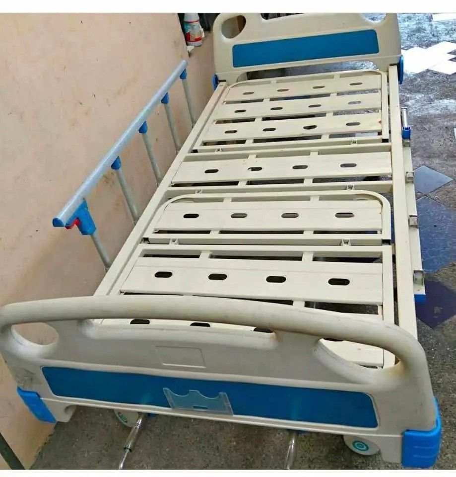Adjustable Hospital Bed with Side Rails (Category: Medical Supplies & Tools) located in Mandaluyong City. Submitted by quickmountain.780662 (Listing ID 1446443772, Image 1). Description: - Sturdy metal frame hospital bed - Adjustable side rails for enhanced safety - Equipped with wheels for easy - with matress - Perfect for home care or medical facilities - Feel free to ask any questions!.