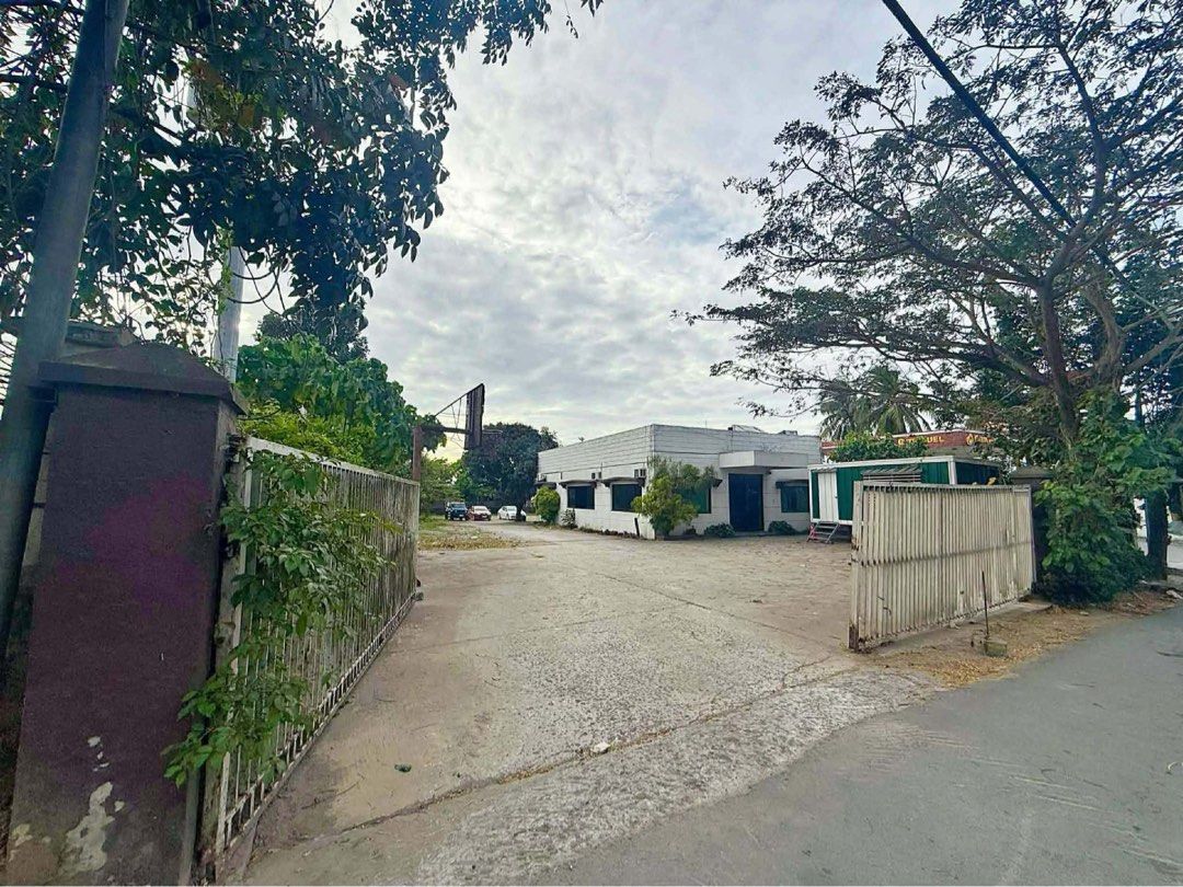 Aguinaldo highway Silang (Category: Lot) located in Cavite. Submitted by sebastian.vettel (Listing ID 1446395782, Image 2). Description: PRIME 2,200 SQM COMMERCIAL PROPERTY Along Aguinaldo Highway — Biga II 💰 Selling Price: PHP 70,000,000 (Nego) Rare investment opportunity in the rapidly developing area of Silang — strategically located along Aguinaldo Highway and ideal for commercial, industrial, or mixed-use development. PROPERTY DETAILS ✔ Lot