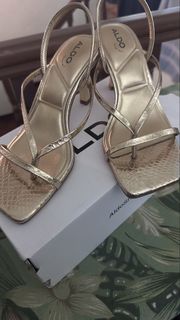 (Category: ) located in . Submitted by smock_boutique (Listing ID 1446463131, Image 1). Description: .