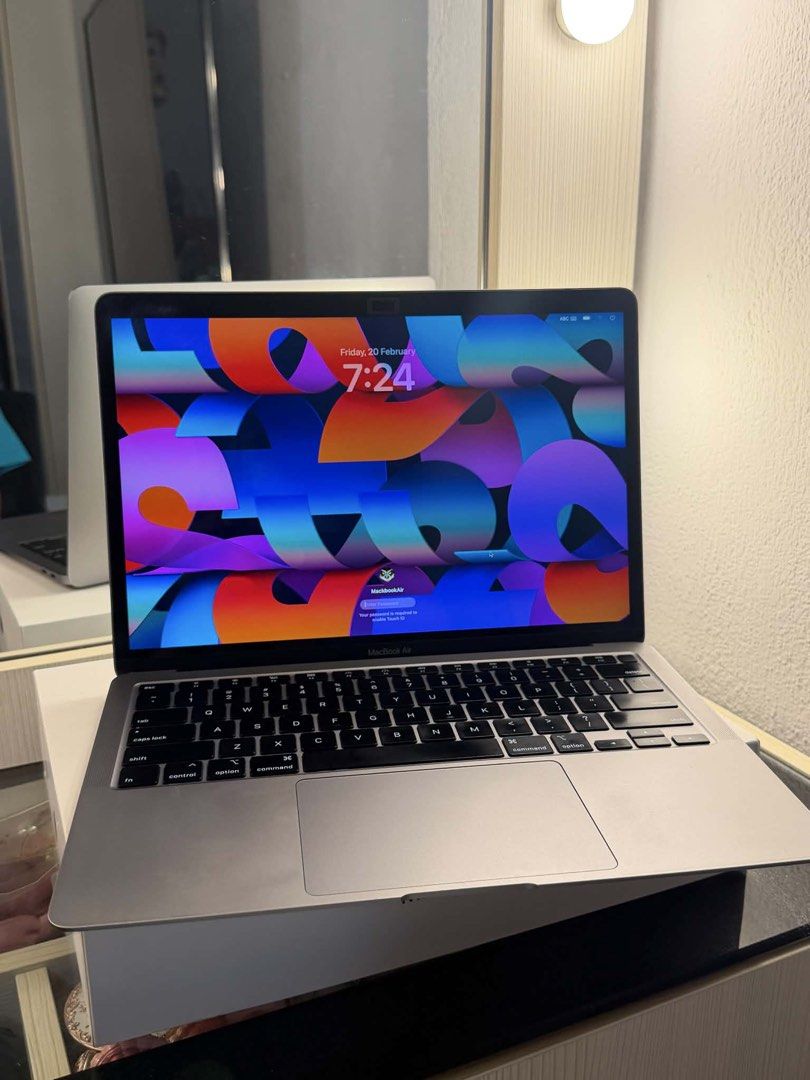 Apple MacBook Air Laptop494880134466775040