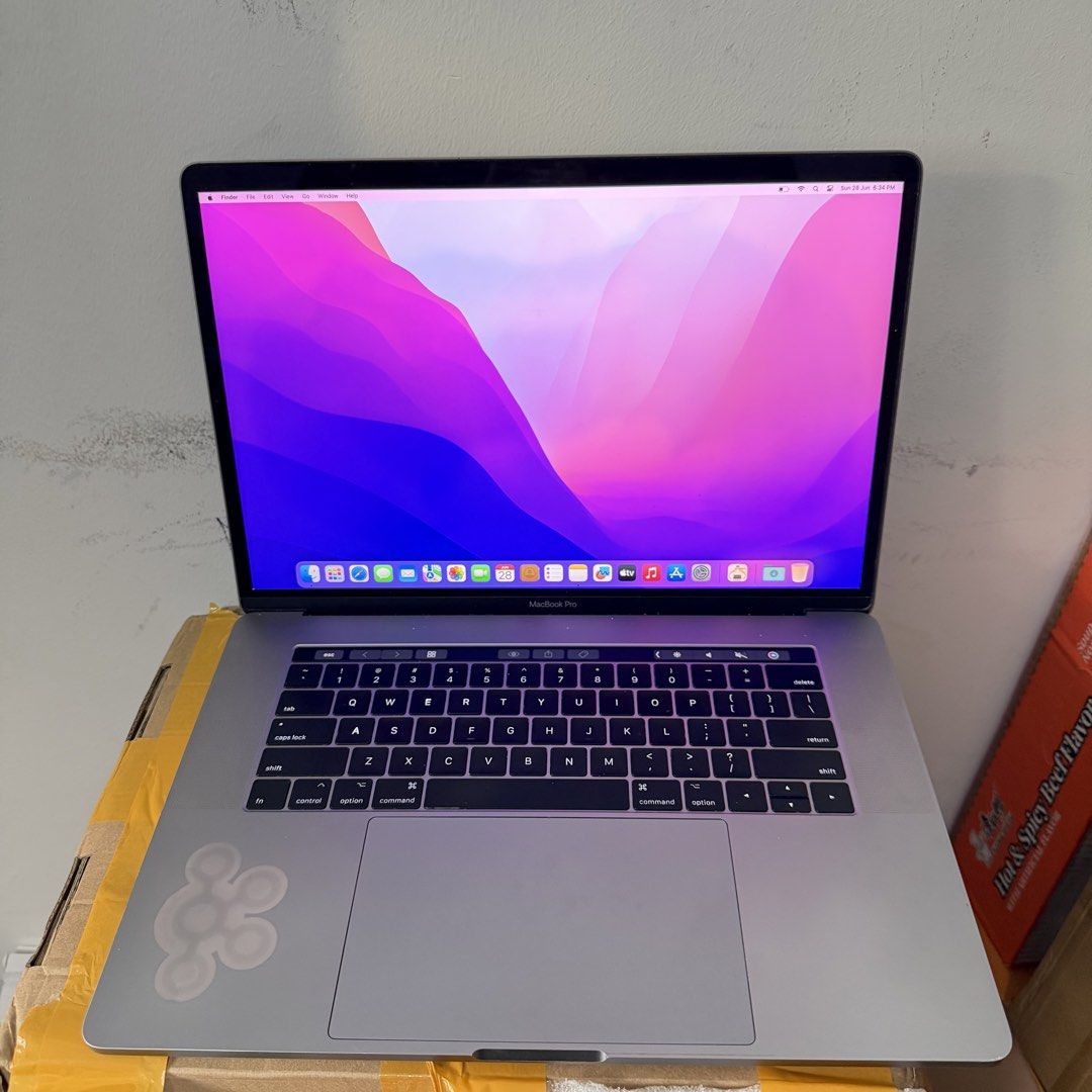Powerful Apple MacBook Pro 15-Inch i7 16GB 512GB