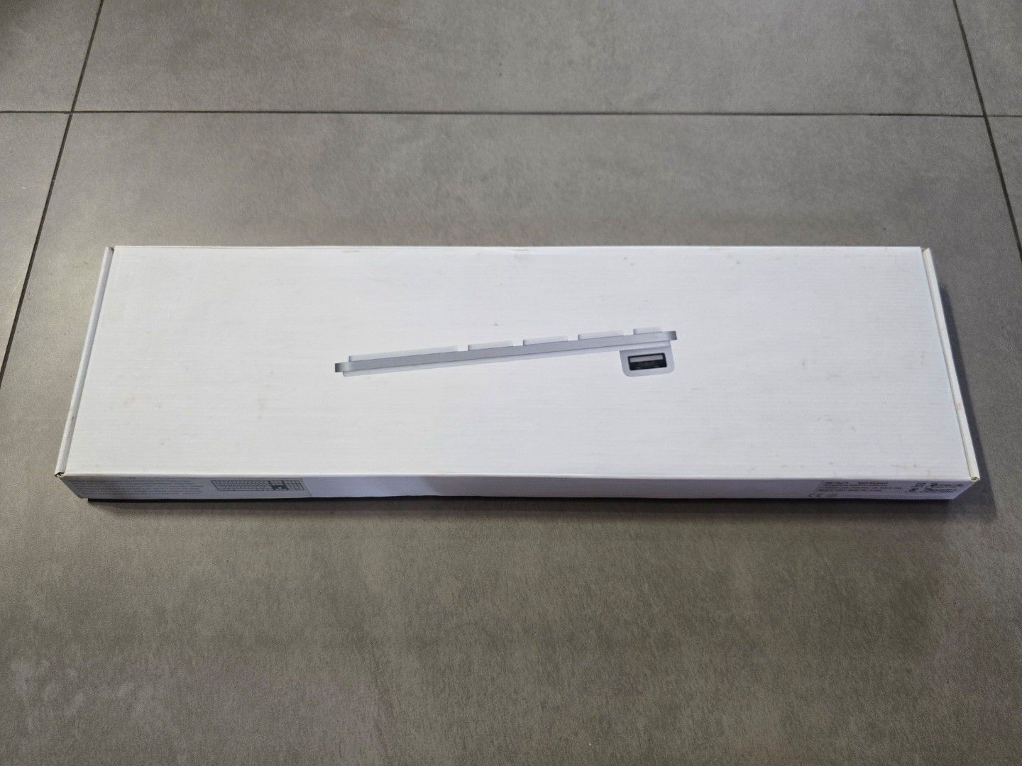 Apple Wired Keyboard A1243494629589279713286