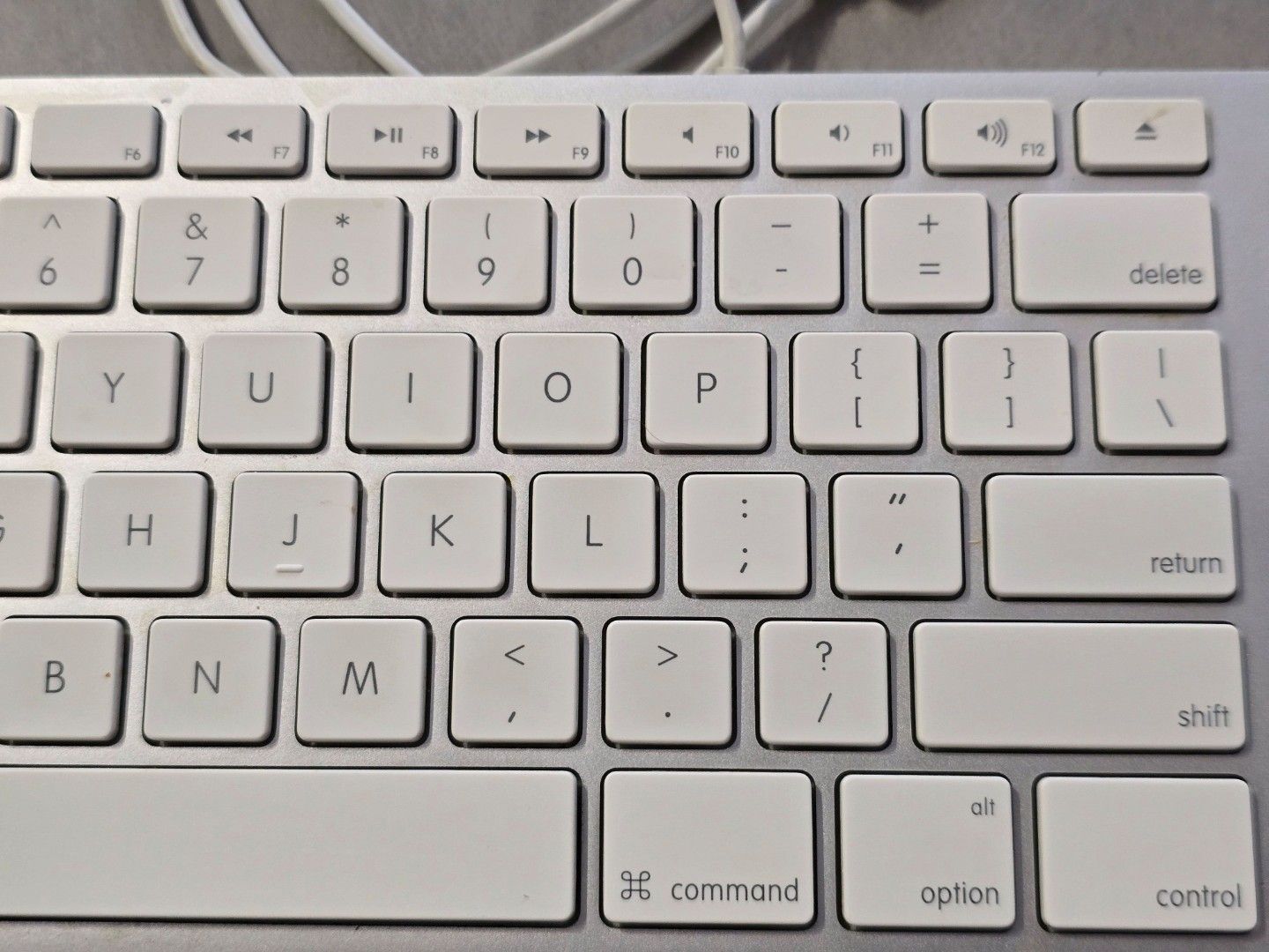 Apple Wired Keyboard A1243494629589279713283