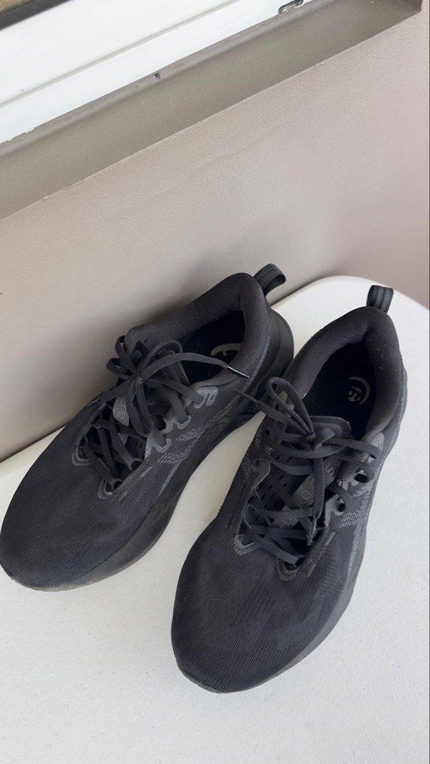 ASICS NovaBlast 5 Running Shoes (Category: Sneakers) located in Pasig City. Submitted by skyebrrr (Listing ID 1446400196, Image 2). Description: - ASICS Novablast 5 running shoes - No Box - Color: Black - Versatile: Suitable for running or everyday wear - Features black laces and black soles with texture - Slightly used(3x), not for running just walking..