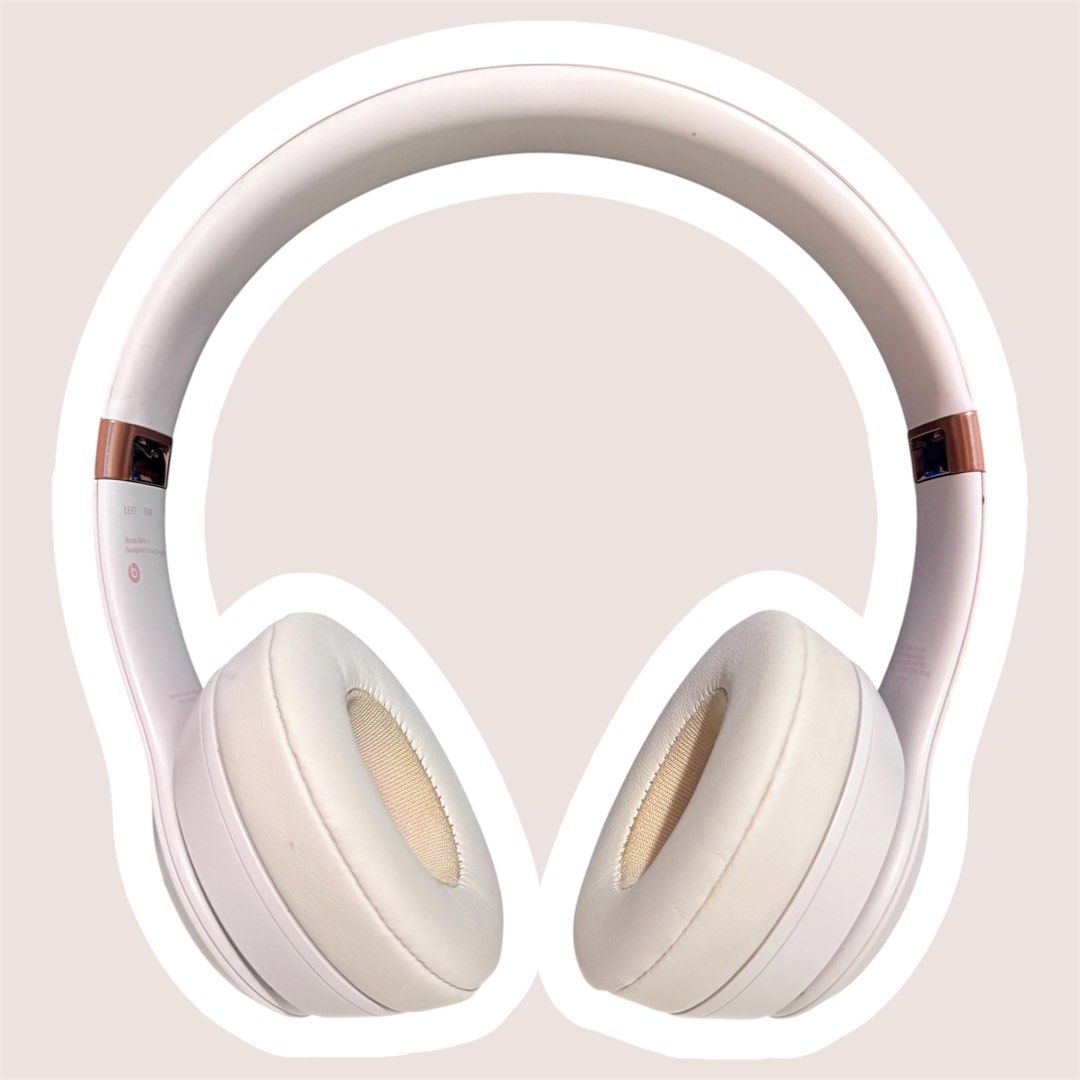 Authentic Beats Solo 4 Wireless Headphones - Cloud Pink (Category: Headphones & Headsets) located in Manila. Submitted by luisa317xd (Listing ID 1446444439, Image 1). Description: Authentic Beats Solo 4 Wireless Headphones - Cloud Pink ✨ Authentic Beats Solo 4 - Cloud Pink ✨ ✔ Authentic (connects to Apple Find My & shows as Beats Solo 4) ✔ Excellent working condition – no issues ✔ Battery health is still great (91% shown in settings) ✔ Clean ear 