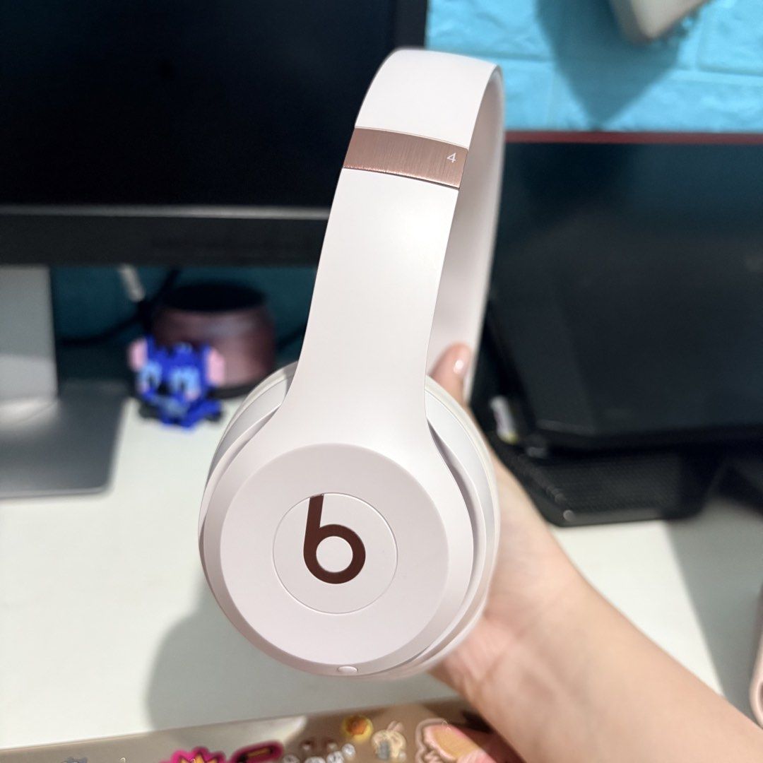 Authentic Beats Solo 4 Wireless Headphones - Cloud Pink (Category: Headphones & Headsets) located in Manila. Submitted by luisa317xd (Listing ID 1446444439, Image 3). Description: Authentic Beats Solo 4 Wireless Headphones - Cloud Pink ✨ Authentic Beats Solo 4 - Cloud Pink ✨ ✔ Authentic (connects to Apple Find My & shows as Beats Solo 4) ✔ Excellent working condition – no issues ✔ Battery health is still great (91% shown in settings) ✔ Clean ear 
