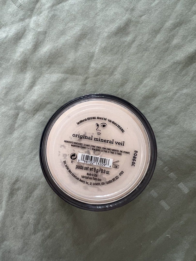bareMinerals Original Mineral Veil Setting Powder 9g (Category: Makeup) located in Manila. Submitted by thesharedit (Listing ID 1446411211, Image 2). Description: - bareMinerals Original Mineral Veil - Translucent setting powder - Helps to mattify and set makeup - Size: 9g / 0.3 oz - Perfect for finishing your makeup look - Made in USA, bought in USA - Unused, unopened, brand new.