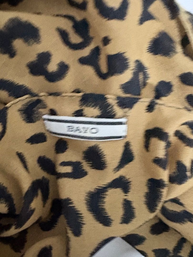 Bayo Leaopard Print Scarf (Category: Everything Else Others) located in Caloocan City. Submitted by chokobutter (Listing ID 1446457514, Image 2). Description: .