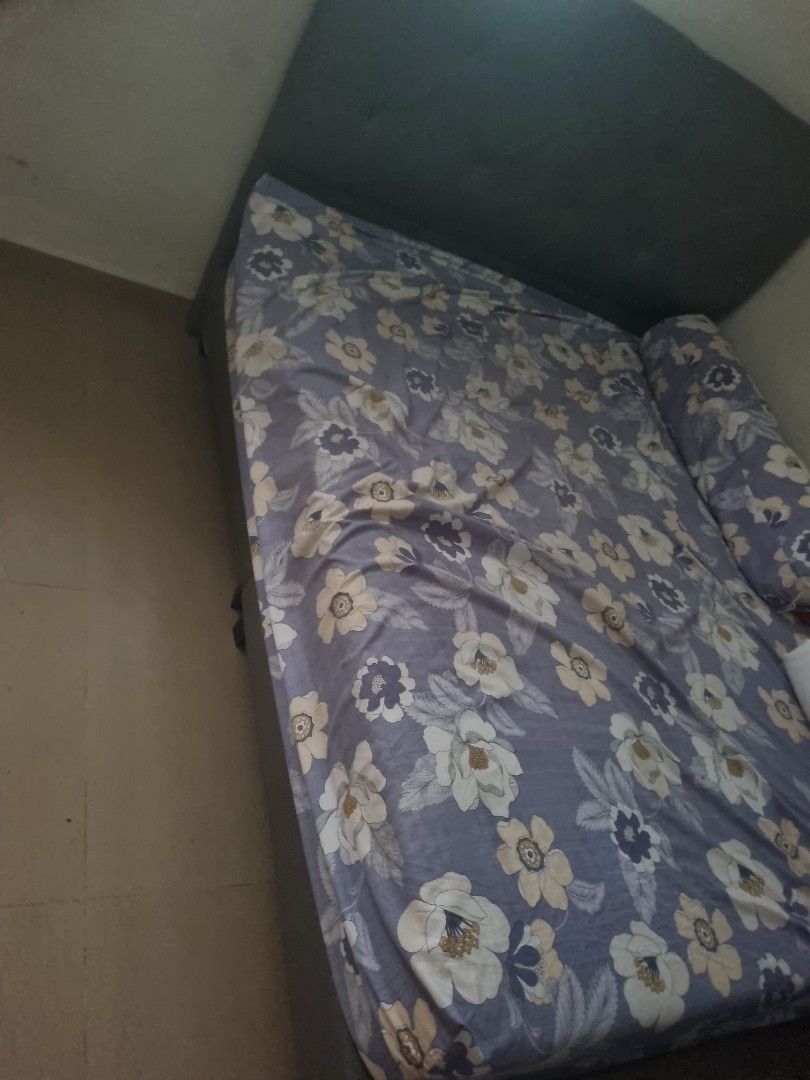 Bed cot (Category: Bedding & Towels) located in Singapore. Submitted by nkpbest (Listing ID 1446353826, Image 1). Description: Rarely used bed cot only.