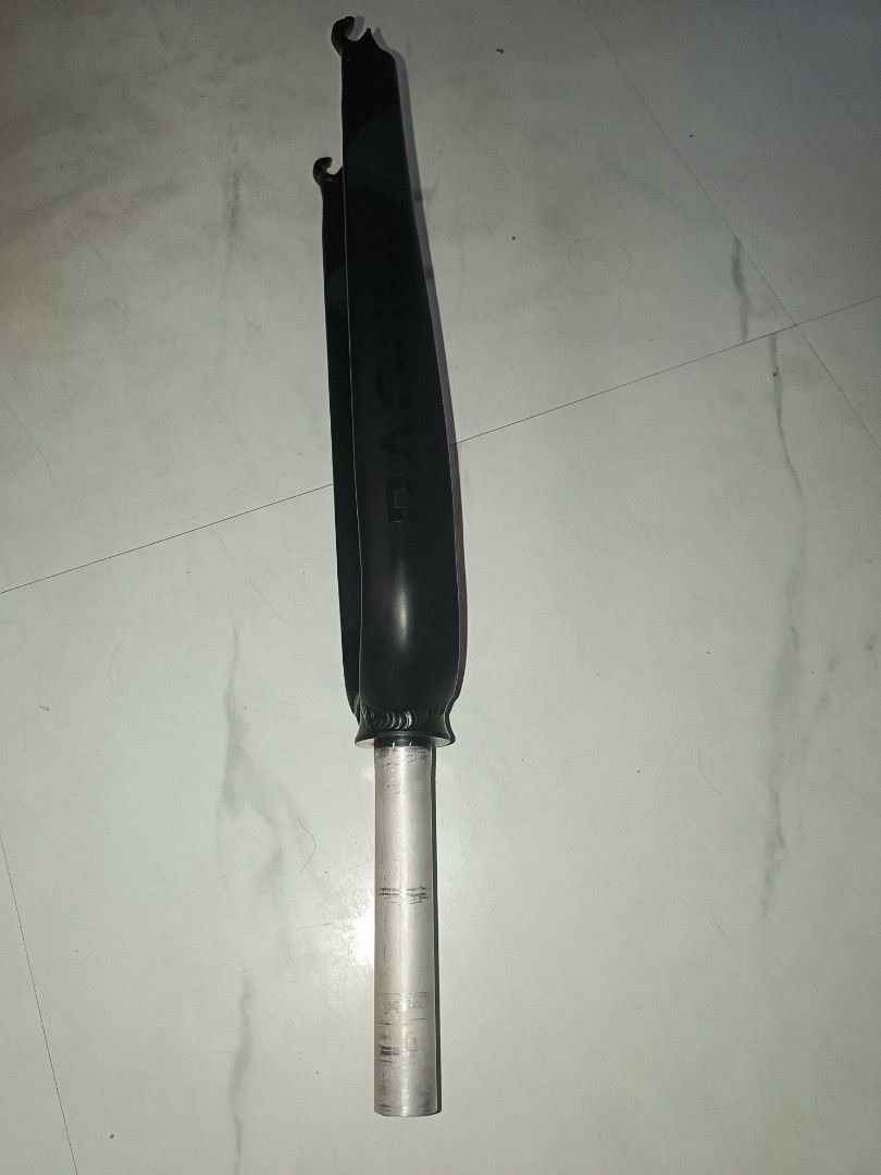 Black Bicycle Fork with Silver Steerer Tube (Category: Bicycles) located in Caloocan City. Submitted by lanzclot2525033 (Listing ID 1446359658, Image 3). Description: - Black bicycle fork - Silver steerer tube - Compatible with standard bikes - Ideal for new builds or as a replacement part - Feel free to ask questions!.