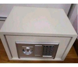 (Category: ) located in . Submitted by joggerislandfurniture (Listing ID 1446354327, Image 1). Description: .