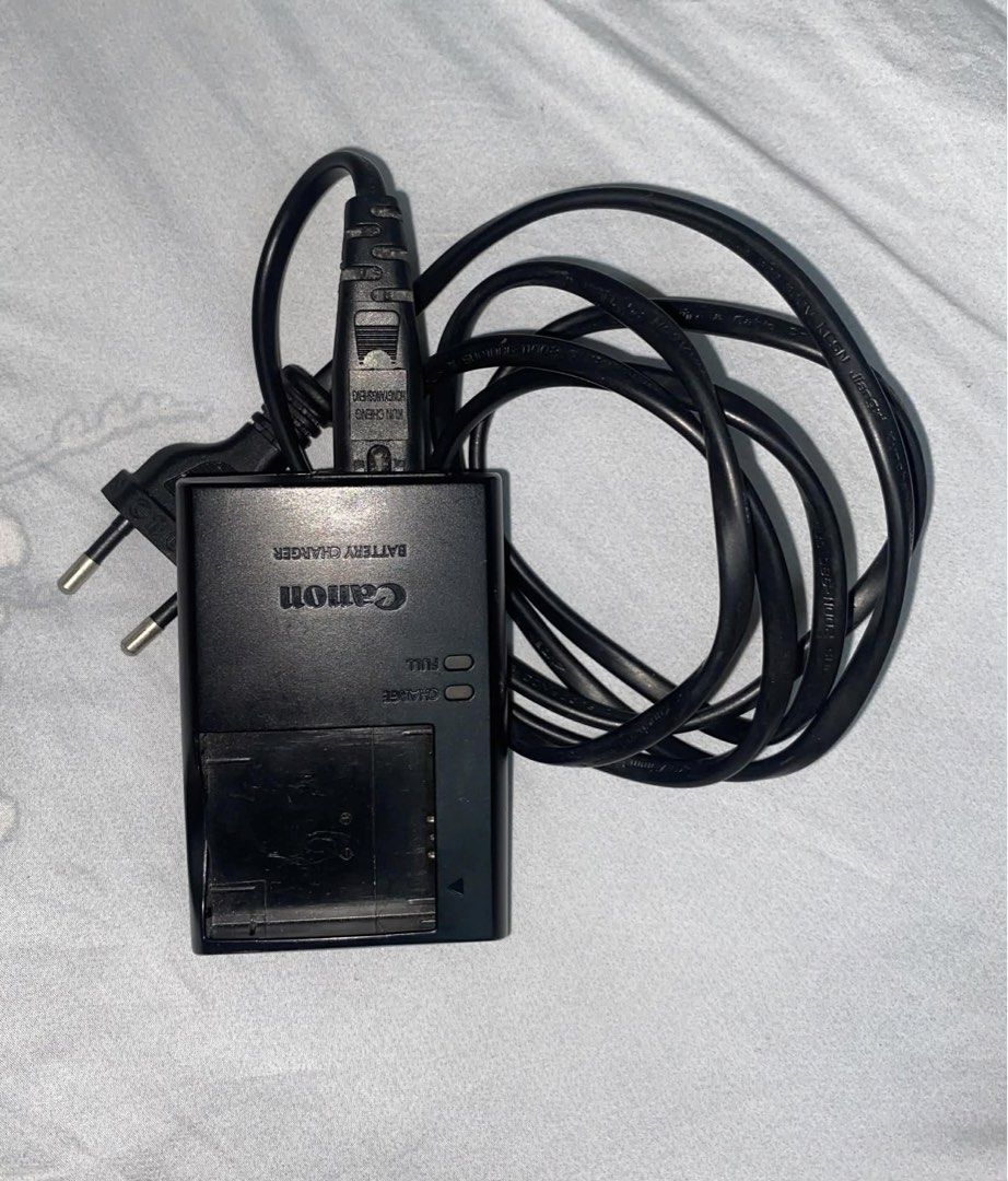 Canon Ixus 160 (Category: Cameras) located in San Rafael. Submitted by kuyabribri (Listing ID 1446353479, Image 3). Description: - Excellent condition - With charger and pouch na po - Slight dents on the pic - No hidden issue - 10/10 pic quality.