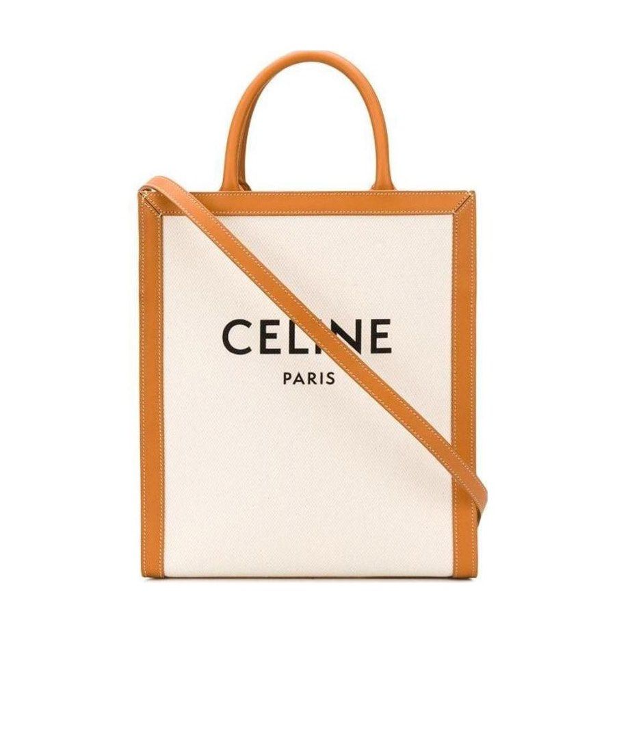 Celine Small Vertical Cabas in Canvas （分類：手袋及銀包）位於 Hong Kong。 由 pinksl 提交（商品編號 1446464604，圖片 2）。簡介： Small Vertical Cabas Celine in Canvas Authentic 只用過三次 機乎無使用痕跡 交收/ SF到付 荃灣線 荔枝角至尖沙咀 or屯馬線/東鐵線 至大圍沙田站 。