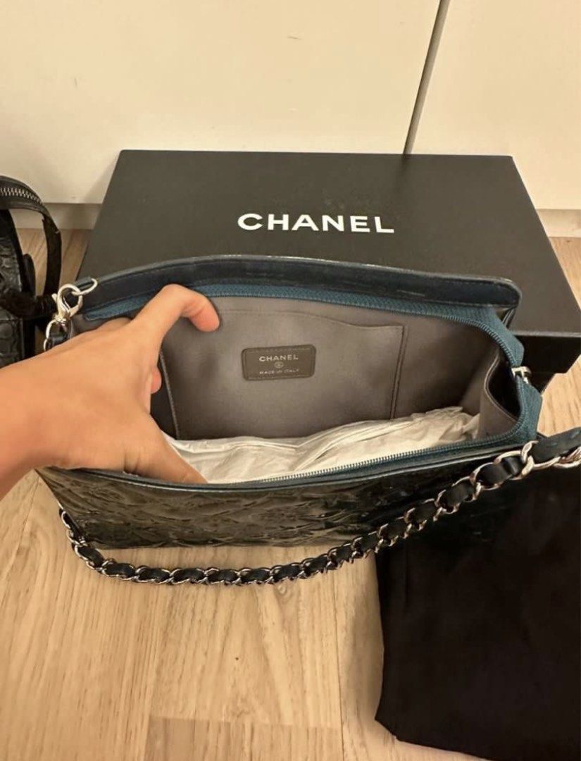 Chanel Bag (Category: Shoulder Bags) located in Manila. Submitted by dashlux (Listing ID 1446352864, Image 2). Description: .