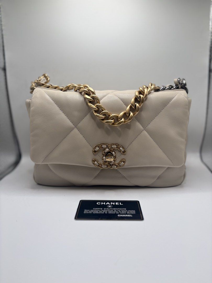 Chanel C19 (Category: Luxury Bags & Wallets) located in Santa Maria. Submitted by luxxury_for_less (Listing ID 1446360294, Image 1). Description: Small size. With box, ribbon, dustbag and card. Series 30..