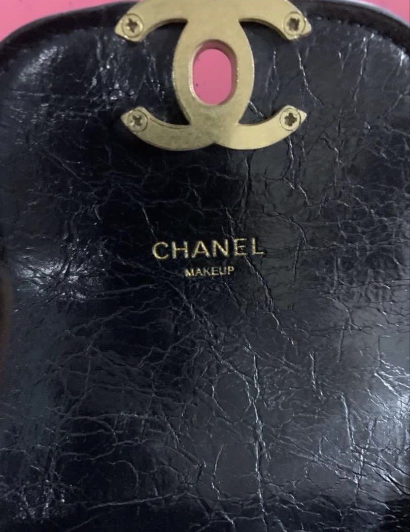 Chanel VIP (Category: Purses & Pouches) located in Binangonan. Submitted by joizeeful (Listing ID 1446481007, Image 3). Description: - Authentic Chanel - Classic black quilted design - Features iconic gold CC logo - Comes with a chic gold and silver chain strap - With tag inside - Includes a black strap with 'CHANEL' in gold lettering - Ideal for all occasion .
