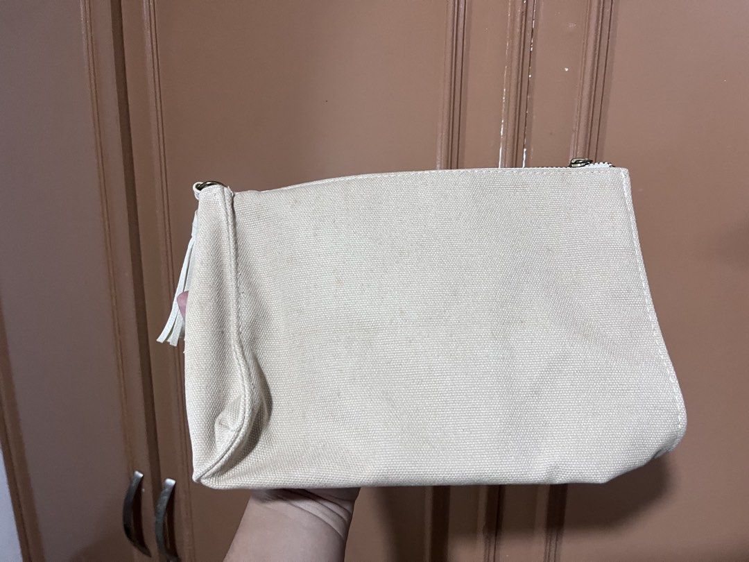 Chloe Parfum Pouch (Category: Purses & Pouches) located in Batangas. Submitted by abv13 (Listing ID 1446497570, Image 3). Description: .