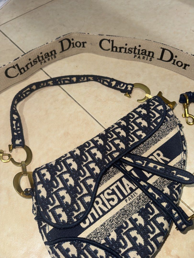Christian Dior Saddle Bag Oblique Canvas (Category: Luxury Bags & Wallets) located in Malabon City. Submitted by pandabbao (Listing ID 1446528085, Image 2). Description: PRICE IS NEGOTIABLE - Iconic Dior Saddle Bag - Classic Oblique Canvas - Signature 'CD' Hardware - Timeless and Stylish - Perfect for everyday or special events.