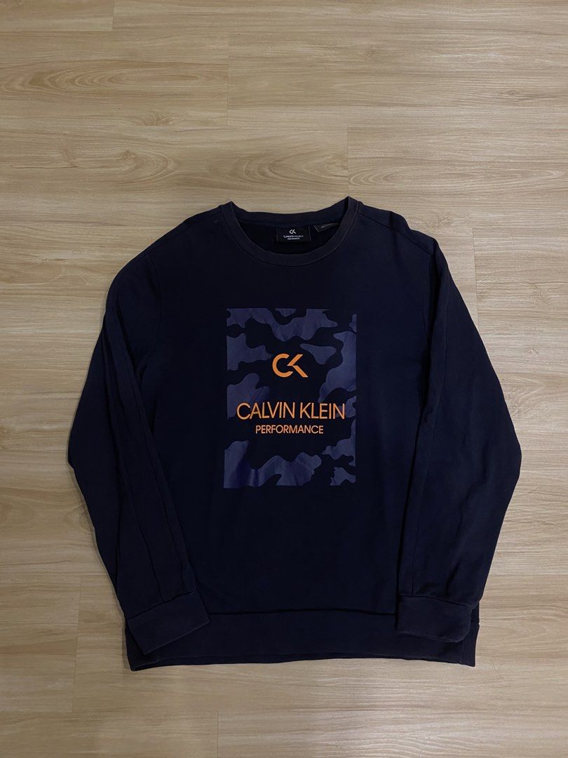 CK sweater (Category: Coats, Jackets and Outerwear) located in Bayan Lepas. Submitted by theheist.store (Listing ID 1446503403, Image 1). Description: ✅Available✅ CK sweater Size : XL Pit: 21inch Length: 27inch Condition: 9.9/10 Price : Rm60 free postage 📲01110514604 to purchase #theheiststore S .