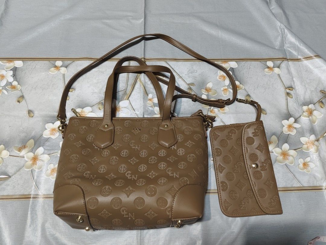 CLN (Aurie Hand/ Sling Bag with Wallet) (Category: Cross-body Bags) located in Angeles City. Submitted by miss_independent01 (Listing ID 1446437699, Image 1). Description: CLN (Aurie Hand/ Sling Bag with Wallet) MOP: Gcash ✅ Mine Now, Pay Now ✅ First to Pay, Gets the Item 📍 PAMPANGA Courier: JnT 🚚🚚 PM 💌💌.