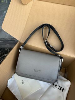 (Category: ) located in . Submitted by fascinating.bag.mall (Listing ID 1446363938, Image 1). Description: .