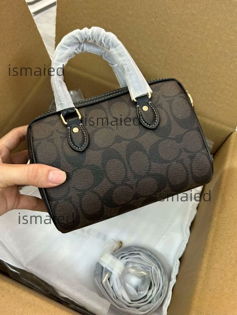 Coach蔻馳女包新款迷你mini波士頓桶包 （分類：手袋及銀包）位於 Hong Kong。 由 zen_ismaied 提交（商品編號 1446393204，圖片 3）。簡介： 。