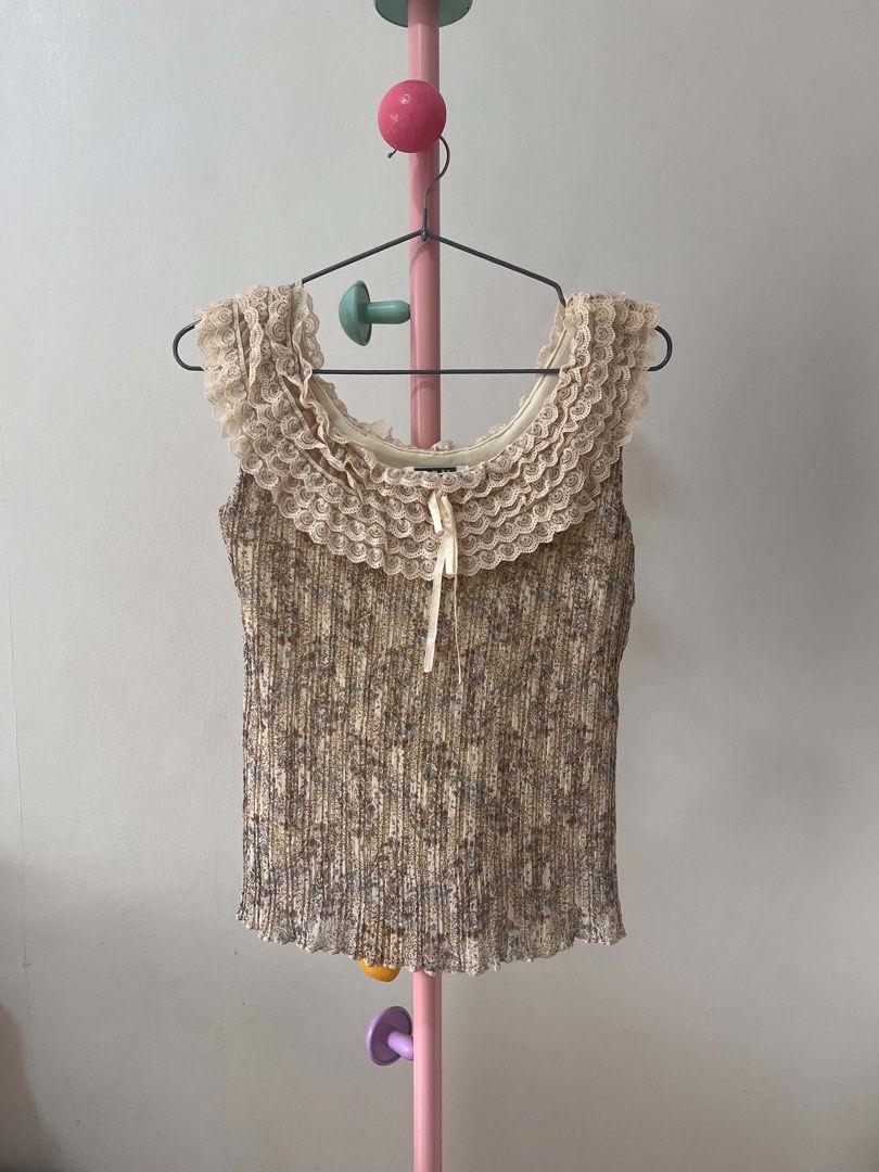 Coquette/Fairycore Pleated Top (Category: Blouses) located in San Juan City. Submitted by d3clutterz (Listing ID 1446477823, Image 1). Description: fits sizes S-M gcash payment only courier: J&T or lalamove.