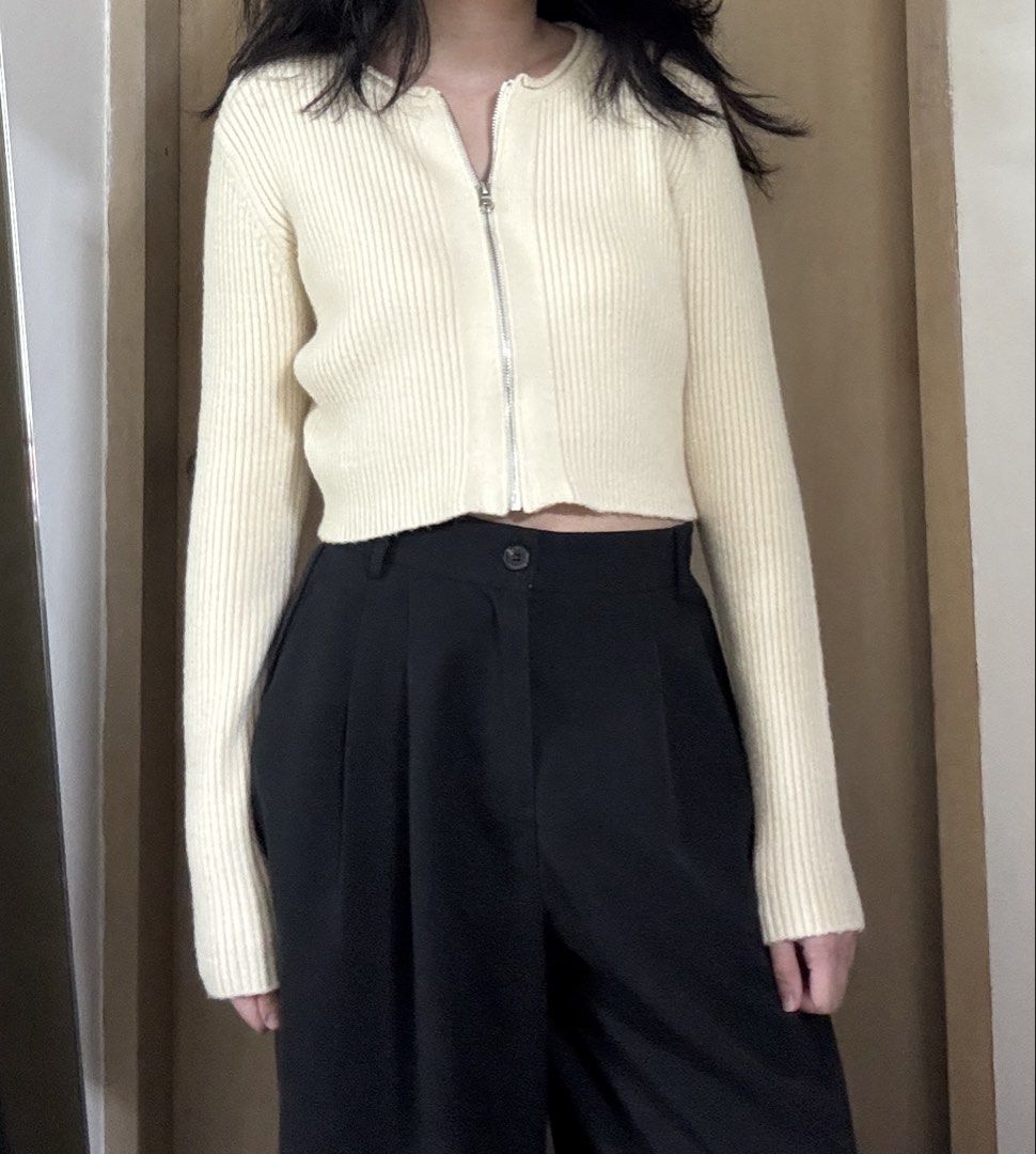 Cream Ribbed Crop Cardigan (Category: Longsleeves) located in Paranaque City. Submitted by migvee (Listing ID 1434760961, Image 1). Description: - Cream/pale yellow ribbed crop cardigan - Zip-up closure - Long sleeves - Round neckline - Cropped style - Versatile for layering Fits XS-S. Viscose cotton material. Long sleeves, good for layering <33.