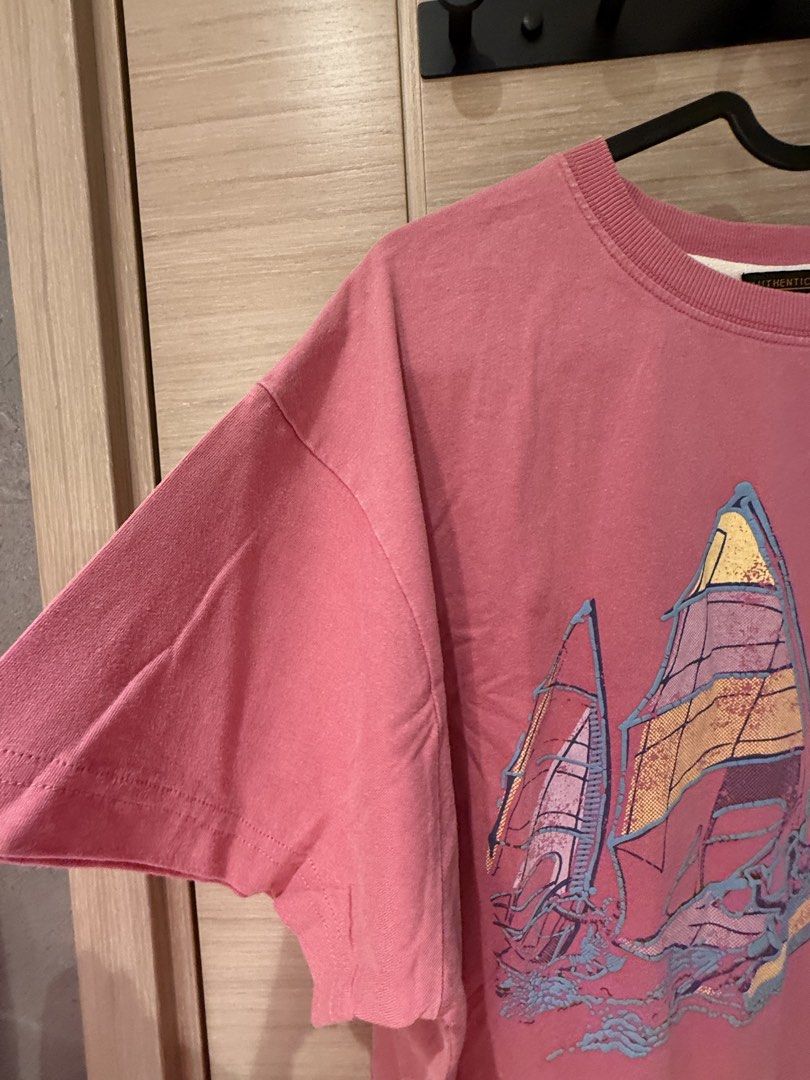 日本Cube sugar tee （分類：T-shirt）位於 Hong Kong。 由 hkitty 提交（商品編號 1446517676，圖片 2）。簡介： 全新，閑置，即買即寄。