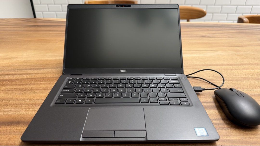 Dell Latitude 5300 Laptop with Mouse and Chargers