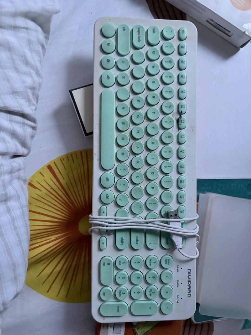 Digipard Teal Keyboard (Category: Computer Keyboard) located in Caloocan City. Submitted by chokobutter (Listing ID 1446451922, Image 1). Description: .