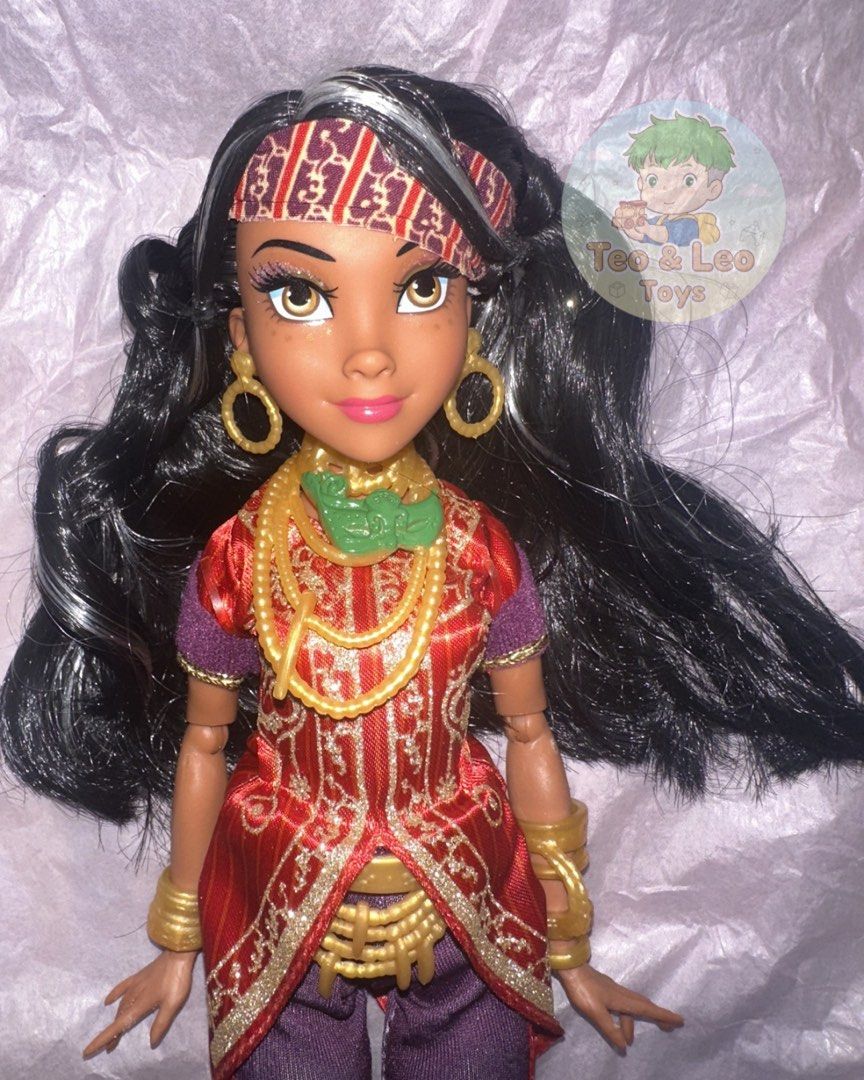 Disney Descendants Genie Chic Freddie Doll (Category: Figurines & Statues) located in Quezon City. Submitted by tandltoys (Listing ID 1446404229, Image 1). Description: Disney Descendants Genie Chic Freddie Doll by Hasbro Stored only. Tight joints. Hair needs TLC, no yellowing. What you see is what you get. MOP: Gcash, BPI MOD: Same day delivery at buyer’s expense Available to Metro Manila buyers only Fixed Price. Last Price Posted .