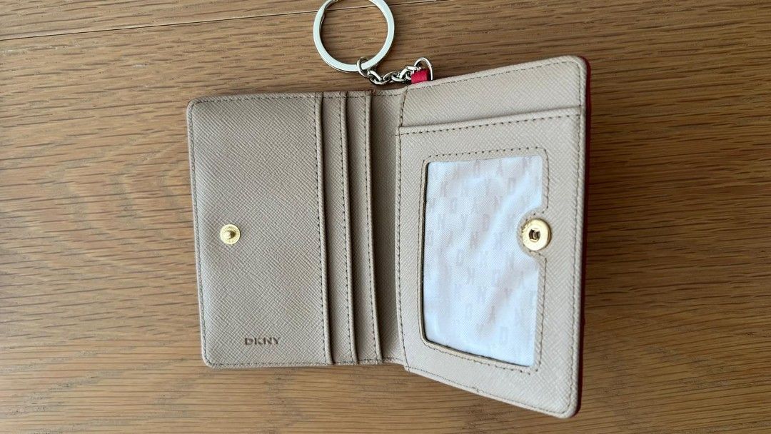 Dkny （分類：銀包、卡片套）位於 Hong Kong。 由 matchamonster0220 提交（商品編號 1446357034，圖片 3）。簡介： 。