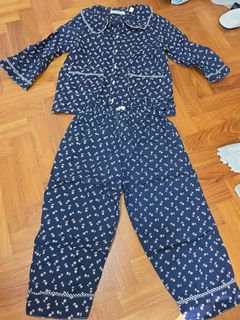 (Category: ) located in . Submitted by sellingforafortune (Listing ID 1446366878, Image 1). Description: .