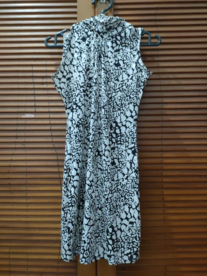 Dress wanita turtle neck body fit sexy (Kategori: Gaun & Rok) berada di Deli Tua. Dikirim oleh shelinekie (ID iklan 1446522308, Gambar 1). Deskripsi: LD 90 panjang 77.