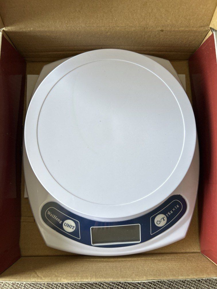 Electronic Kitchen Scale (Category: Bakeware) located in Singapore. Submitted by gingeryong (Listing ID 1446359747, Image 3). Description: Bought $16.90 Hv 2 so sell away one .