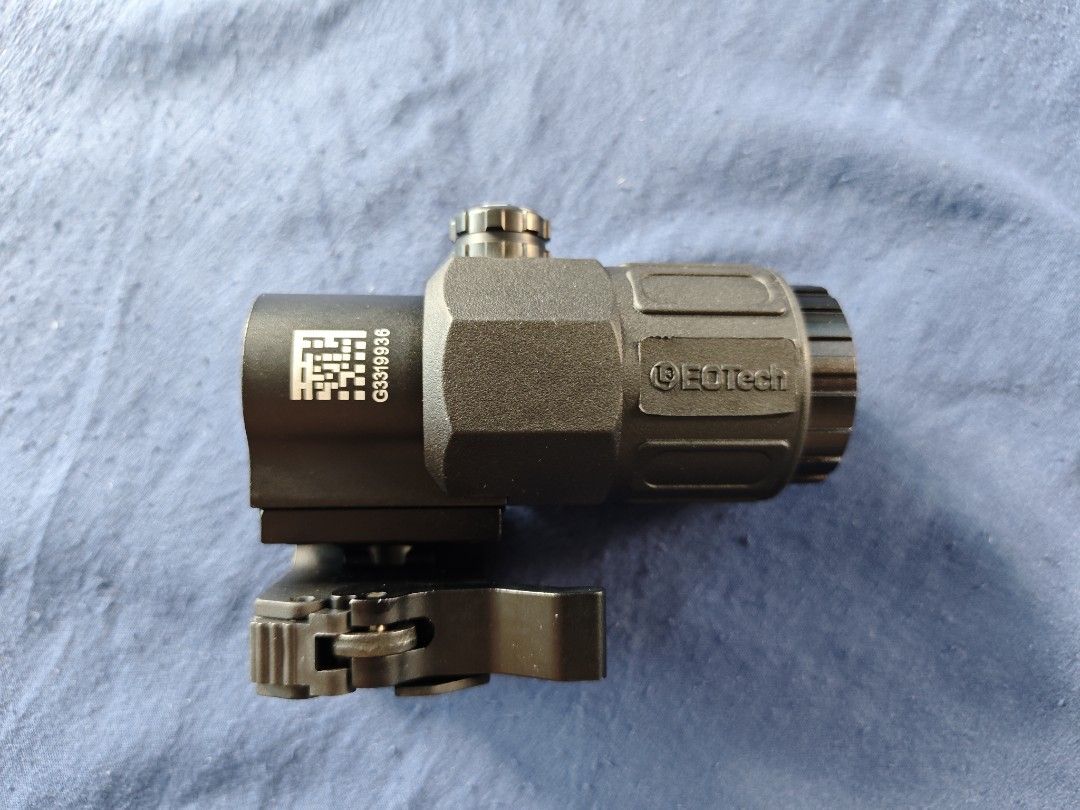 EOTech Red Dot Sight with Case (Category: Hiking & Camping) located in Quezon City. Submitted by j.c.declutter (Listing ID 1446413708, Image 1). Description: - EOTech G33 3x Magnifier - Includes hard case - Great for airsoft or similar applications - Feel free to ask questions.