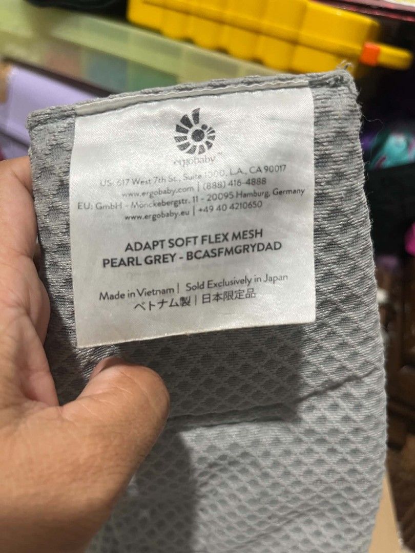 Ergobaby Adapt soft flex mesh perl grey (Category: Carriers & Slings) located in Cavite. Submitted by dimple082 (Listing ID 1446536831, Image 3). Description: .