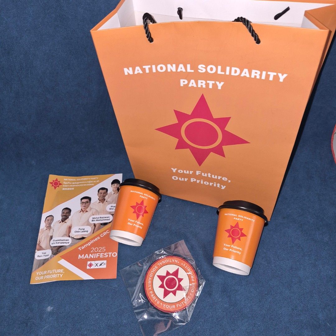 Advertising Items (Category: Vintage Collectibles) located in Singapore. Submitted by GPgtiger (Listing ID 1446351702, Image 1). Description: Price for all..