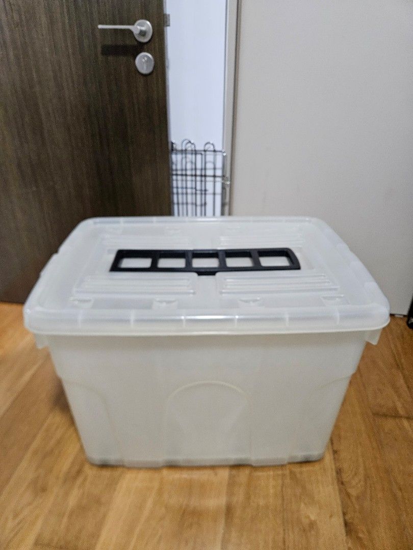 Extra Large Plastic Storage Box with wheels